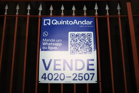 Casa à venda com 312m², 6 quartos e 6 vagasPlaca GRANDE instalada no portão do imóvel, dia 23.07.2026 - Código da placa: TZWM-1060