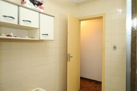 Casa à venda com 312m², 6 quartos e 6 vagasBanheiro 2