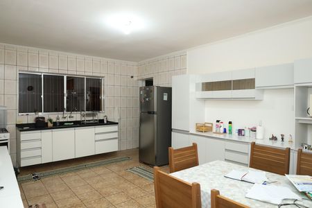Casa à venda com 312m², 6 quartos e 6 vagasCozinha