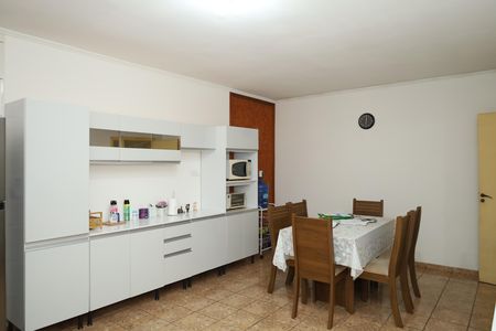 Casa à venda com 312m², 6 quartos e 6 vagasCozinha