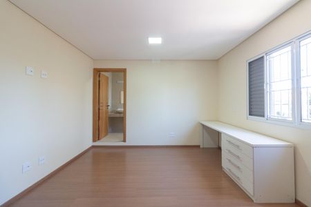 Casa para alugar com 277m², 3 quartos e 3 vagas Casa para alugar com 277m², 3 quartos e 3 vagasQuarto 1 - Suíte