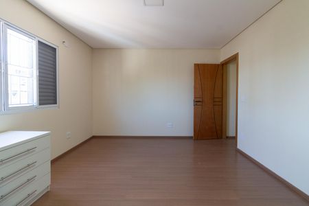 Casa para alugar com 277m², 3 quartos e 3 vagas Casa para alugar com 277m², 3 quartos e 3 vagasQuarto 1 - Suíte