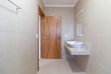 Casa para alugar com 277m², 3 quartos e 3 vagas Casa para alugar com 277m², 3 quartos e 3 vagasBanheiro da Suíte 1