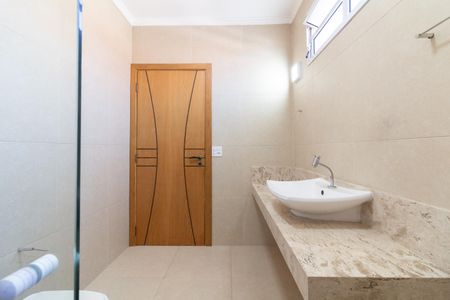 Casa para alugar com 277m², 3 quartos e 3 vagas Casa para alugar com 277m², 3 quartos e 3 vagasBanheiro da Suíte 3