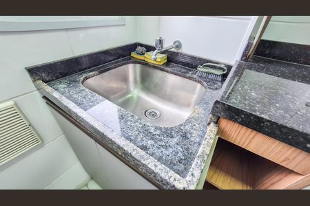 Apartamento à venda com 49m², 2 quartos e 1 vaga Apartamento à venda com 49m², 2 quartos e 1 vagaCozinha e Área de Serviço