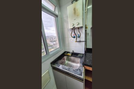 Apartamento à venda com 49m², 2 quartos e 1 vaga Apartamento à venda com 49m², 2 quartos e 1 vagaCozinha e Área de Serviço