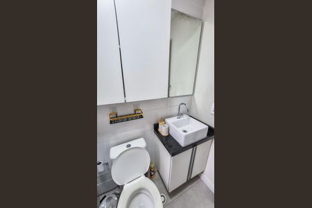 Apartamento à venda com 49m², 2 quartos e 1 vaga Apartamento à venda com 49m², 2 quartos e 1 vagaBanheiro