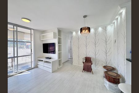Apartamento à venda com 70m², 3 quartos e 1 vaga Apartamento à venda com 70m², 3 quartos e 1 vagaSala