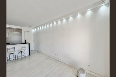 Apartamento à venda com 70m², 3 quartos e 1 vaga Apartamento à venda com 70m², 3 quartos e 1 vagaSala