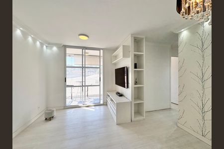 Apartamento à venda com 70m², 3 quartos e 1 vaga Apartamento à venda com 70m², 3 quartos e 1 vagaSala