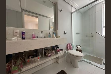 Banheiro suíte 1 de apartamento para alugar com 2 quartos, 130m² em Centro, Florianópolis