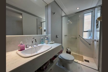 Apartamento para alugar com 130m², 2 quartos e 1 vaga Apartamento para alugar com 130m², 2 quartos e 1 vagaBanheiro suíte 1