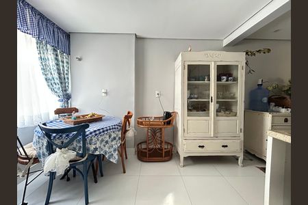 Apartamento para alugar com 130m², 2 quartos e 1 vaga Apartamento para alugar com 130m², 2 quartos e 1 vagaCozinha