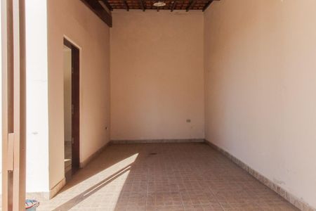 Garagem  de casa à venda com 3 quartos, 142m² em Jardim Pilar, Mauá