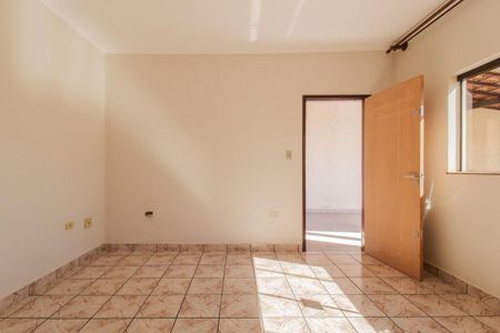 Casa para alugar com 142m², 3 quartos e 2 vagasSala