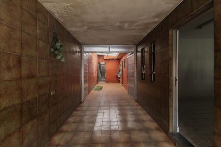Garagem de casa à venda com 3 quartos, 200m² em Vila Vessoni, São Paulo
