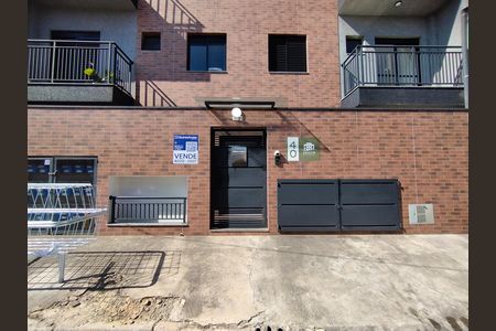 Apartamento à venda com 40m², 2 quartos e sem vaga Apartamento à venda com 40m², 2 quartos e sem vagaPlaca e Fachada