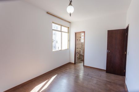 Suíte de apartamento para alugar com 3 quartos, 92m² em Cruzeiro, Belo Horizonte