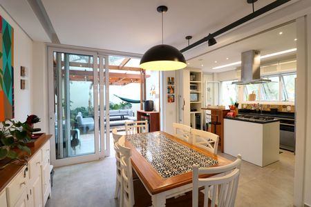 Casa para alugar com 3 quartos, 250m² em Itaim Bibi, São Paulo
