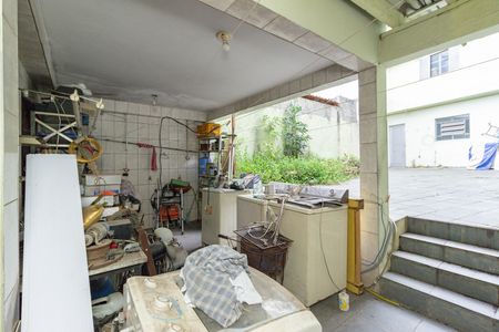 Quintal dos Fundos de casa à venda com 6 quartos, 250m² em Vila dos Remedios, São Paulo