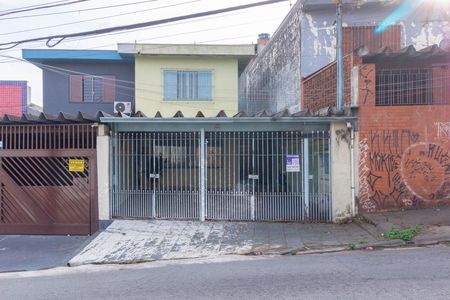 Fachada de casa à venda com 6 quartos, 250m² em Vila dos Remedios, São Paulo