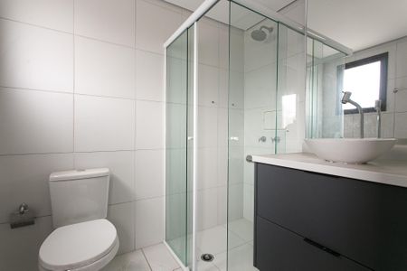 Banheiro de kitnet/studio para alugar com 1 quarto, 50m² em Vila Esperança, São Paulo