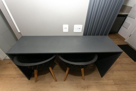 Studio para alugar com 50m², 1 quarto e sem vaga Studio para alugar com 50m², 1 quarto e sem vagaStudio - Mesa e Cadeiras