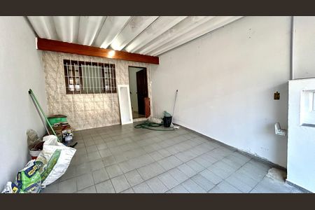 Garagem de casa para alugar com 2 quartos, 73m² em Jardim Santa Cecilia, Guarulhos
