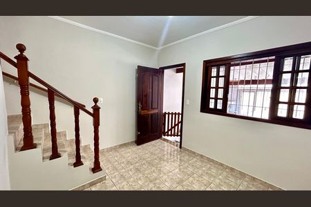 Sala de casa para alugar com 2 quartos, 73m² em Jardim Santa Cecilia, Guarulhos