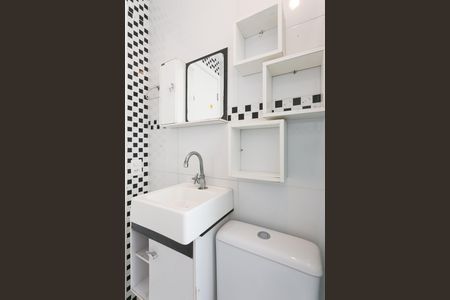 Banheiro  de apartamento para alugar com 2 quartos, 34m² em Vila Popular, São Paulo