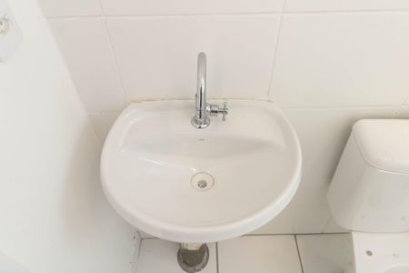 Banheiro de apartamento à venda com 2 quartos, 45m² em Guaratiba, Rio de Janeiro