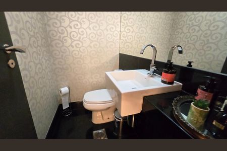 Banheiro de apartamento à venda com 4 quartos, 135m² em Santo Agostinho, Belo Horizonte