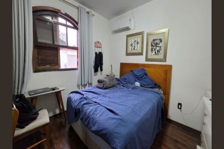 Casa à venda com 4 quartos, 250m² em Jardim Caravelas, São Paulo