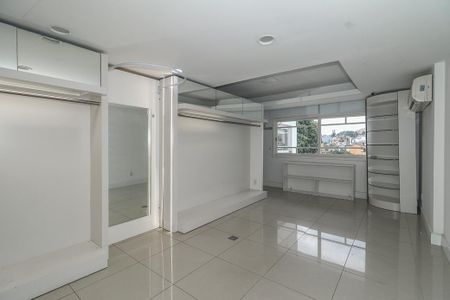 Sala de casa para alugar com 4 quartos, 337m² em Vila Jardim, Porto Alegre