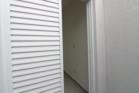 varanda do quarto 2 de apartamento para alugar com 2 quartos, 46m² em Vila Talarico, São Paulo