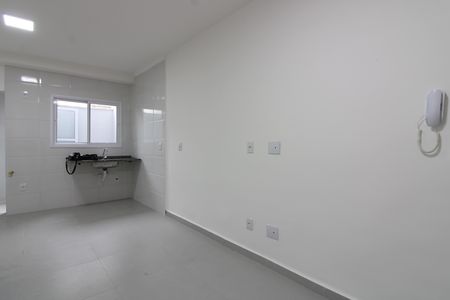 Sala / cozinha de apartamento para alugar com 2 quartos, 46m² em Vila Talarico, São Paulo
