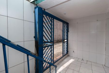 Entrada de casa para alugar com 4 quartos, 60m² em Vila Aimore, São Paulo