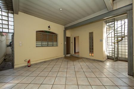 GARAGEM de casa à venda com 3 quartos, 219m² em Betânia, Belo Horizonte