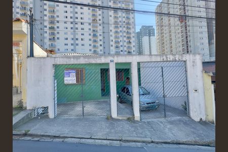 Placa instalada na fachada do imóvel  de casa para alugar com 3 quartos, 177m² em Vila Augusta, Guarulhos