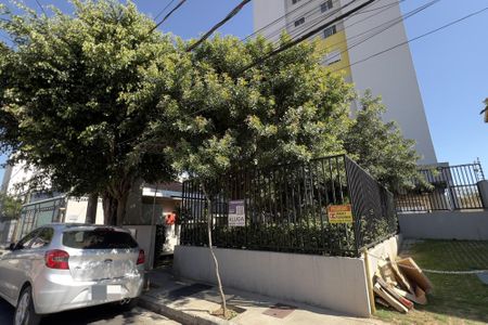 Apartamento para alugar com 42m², 2 quartos e 1 vagaFachada com placa grande