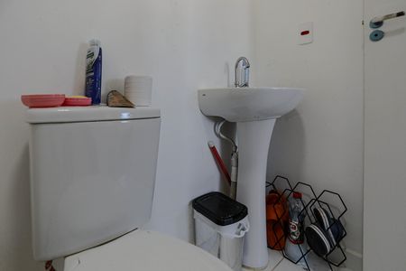 Banheiro de apartamento para alugar com 2 quartos, 42m² em Vila Nova Cintra, Mogi das Cruzes