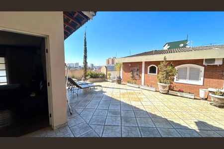 Quintal de casa para alugar com 4 quartos, 200m² em Vila das Palmeiras, Guarulhos