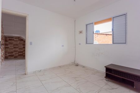 Sala/Quarto de casa para alugar com 1 quarto, 30m² em Balneário Dom Carlos, São Paulo