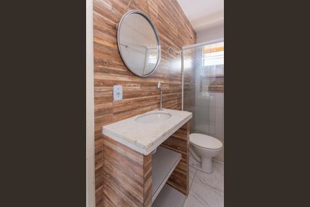 Banheiro de casa para alugar com 1 quarto, 30m² em Balneário Dom Carlos, São Paulo