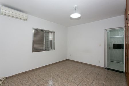 Casa à venda com 290m², 6 quartos e 3 vagasSuíte 1