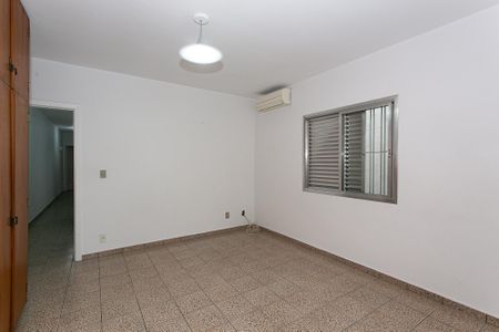 Casa à venda com 290m², 6 quartos e 3 vagasSuíte 1