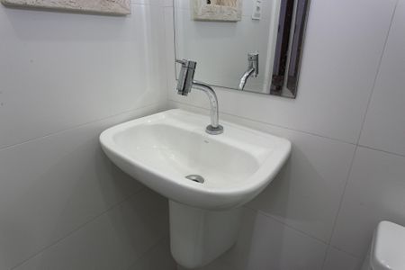 Casa à venda com 290m², 6 quartos e 3 vagasBanheiro da Suíte 2