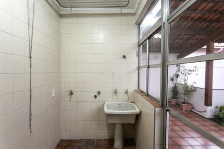 Casa à venda com 290m², 6 quartos e 3 vagasÁrea de Serviço 2