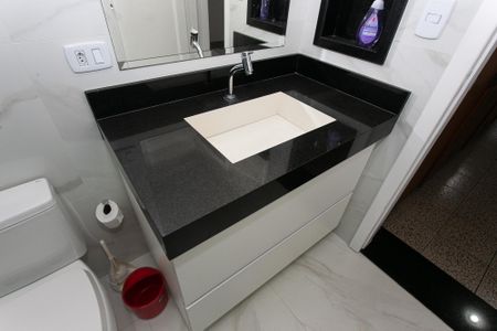 Casa à venda com 290m², 6 quartos e 3 vagasBanheiro da Suíte 1
