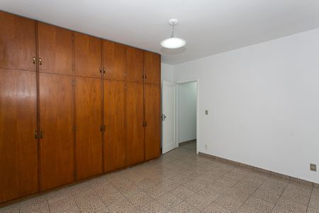 Casa à venda com 290m², 6 quartos e 3 vagasSuíte 1